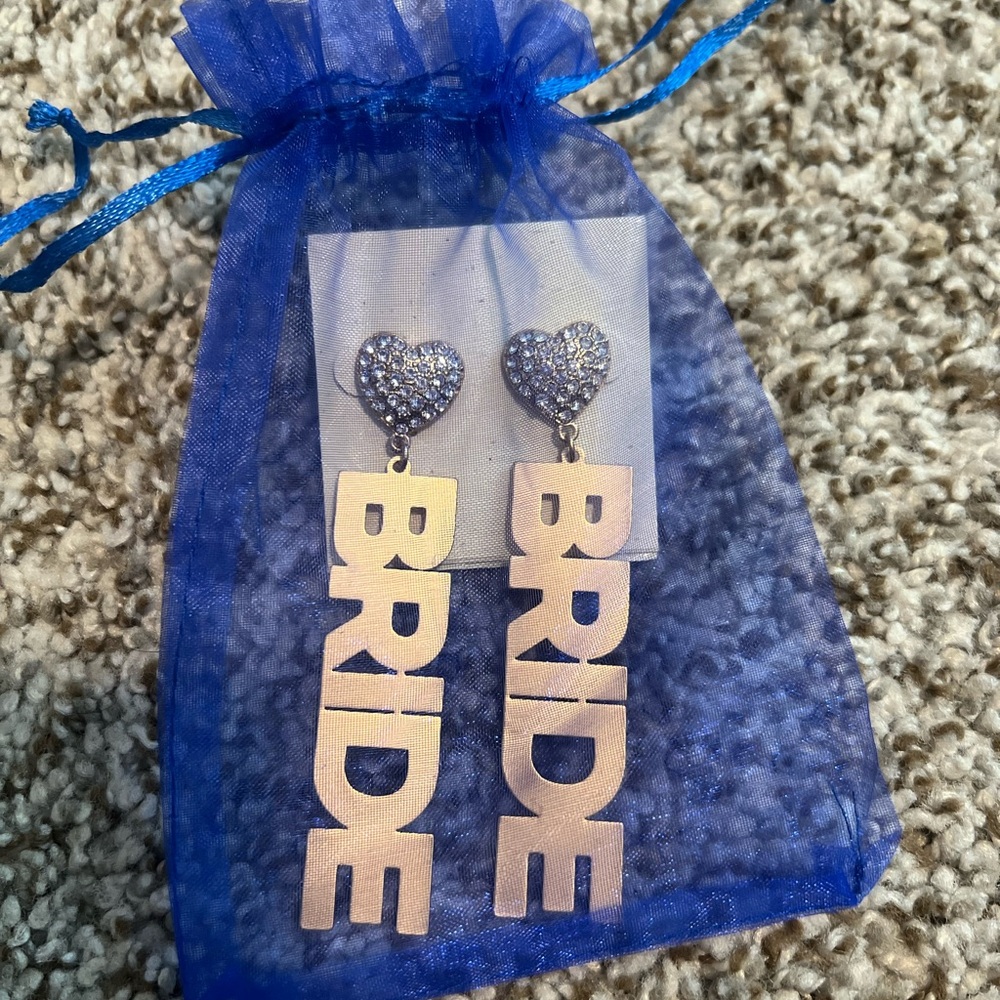 Gold bride earrings